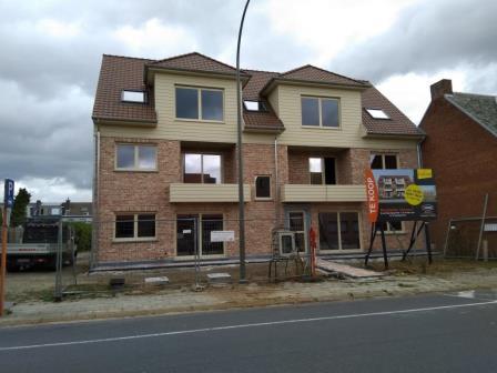 Het buitenschrijnwerk is geplaatst Het buitenschrijnwerk is geplaatst