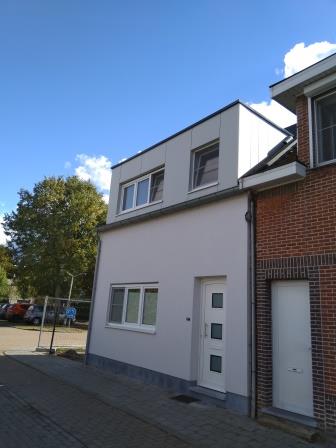 De nieuwe voorgevel De nieuwe voorgevel