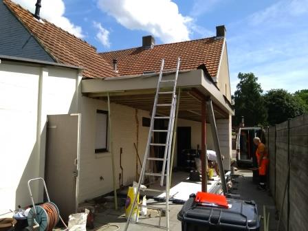 De dak- & timmerwerken zijn bijna voltooid De dak- & timmerwerken zijn bijna voltooid